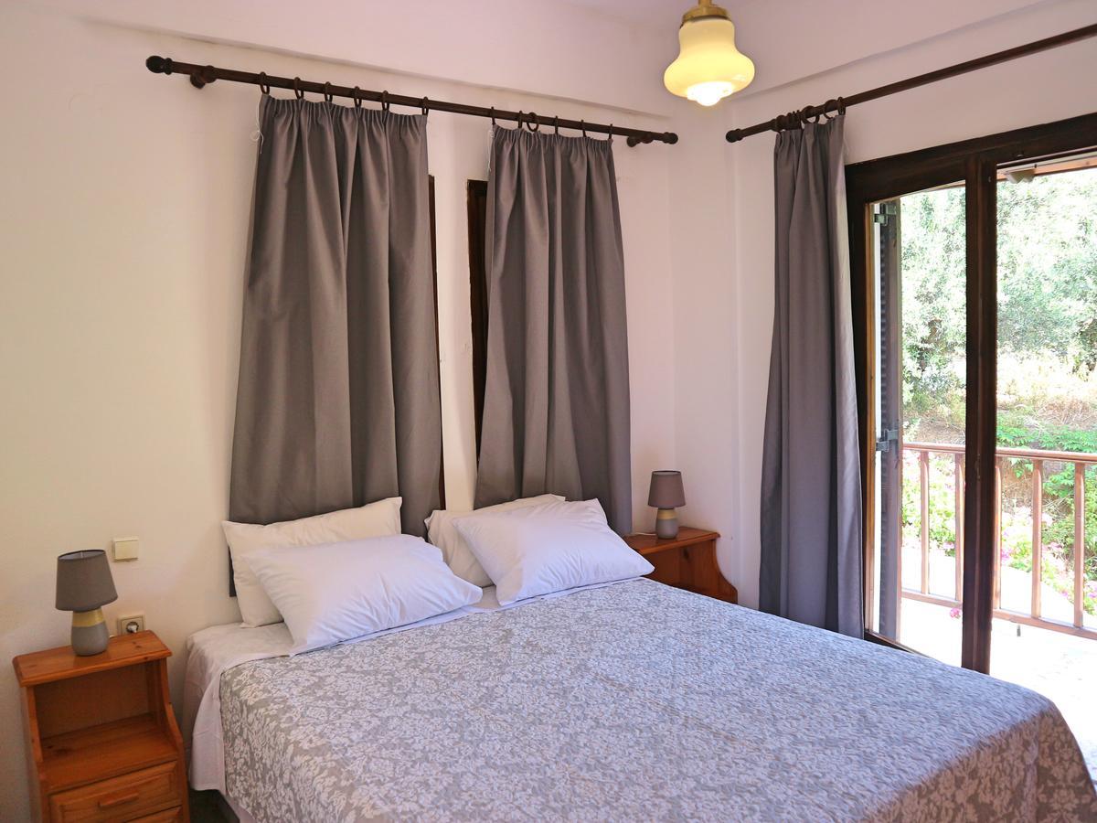 Oliaria Apartments Платаньяс Екстер'єр фото